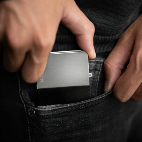 Porte‑cartes KAZE Tag – Bleu, aluminium minimaliste