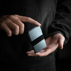 Porte‑cartes KAZE Extend – Gris argenté, aluminium minimaliste