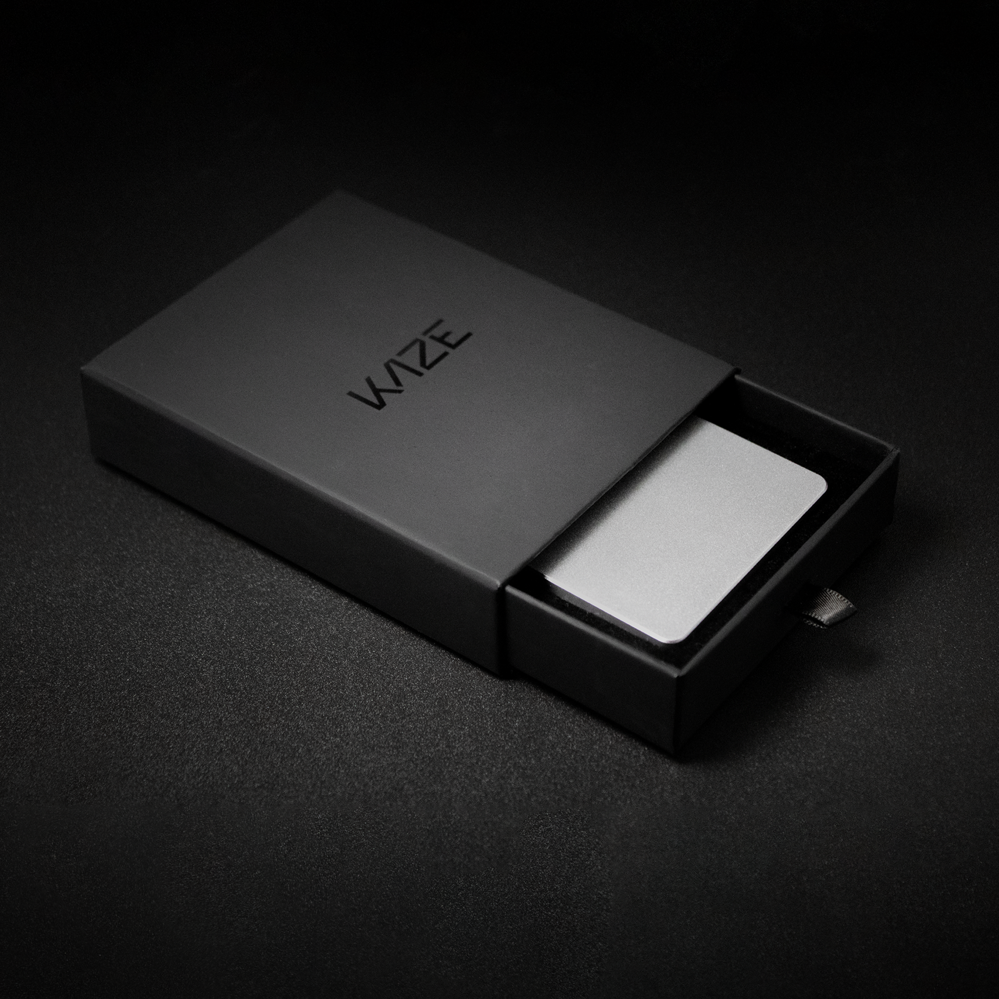 Porte‑cartes KAZE Extend – Gris argenté, aluminium minimaliste