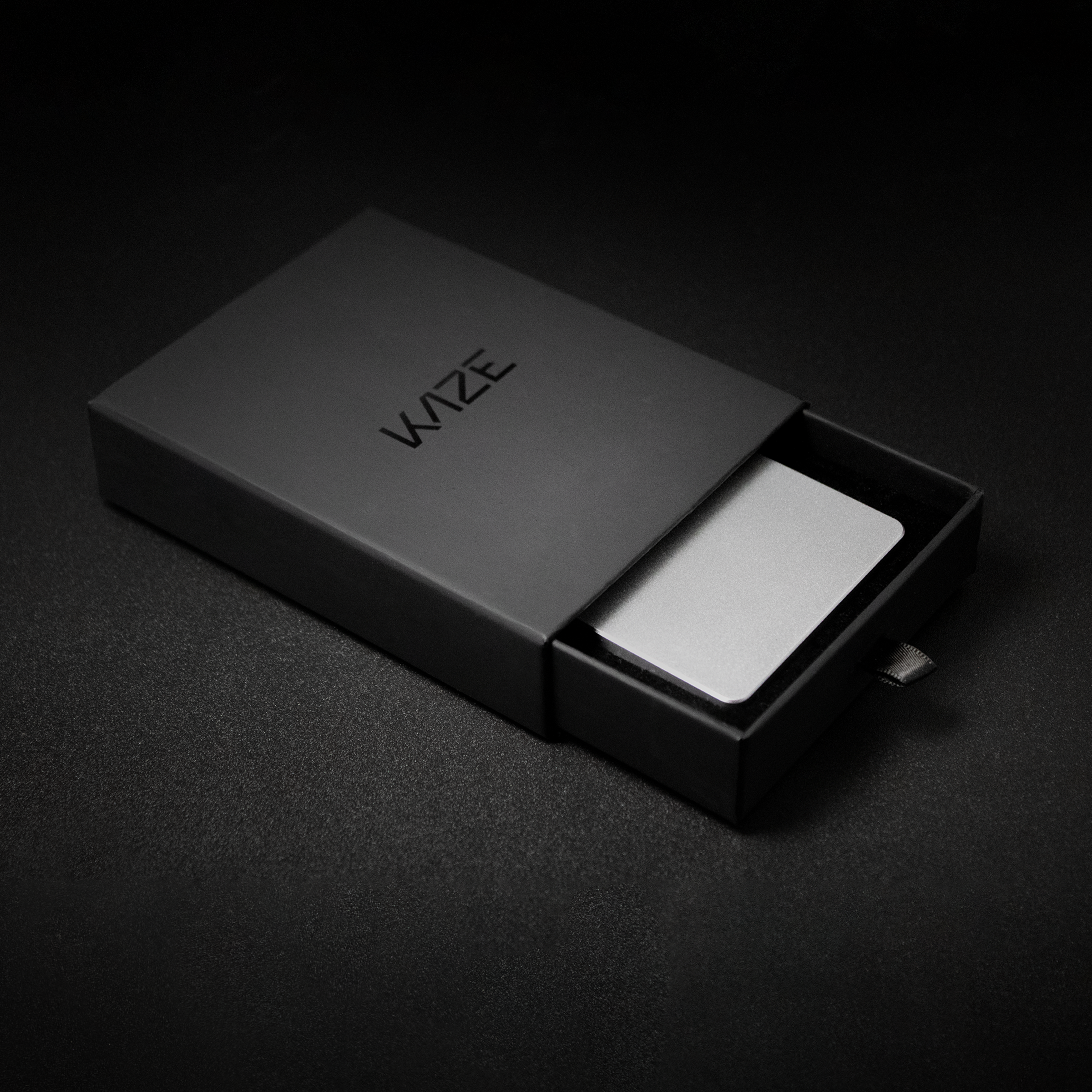 Porte‑cartes KAZE Extend – Gris argenté, aluminium minimaliste